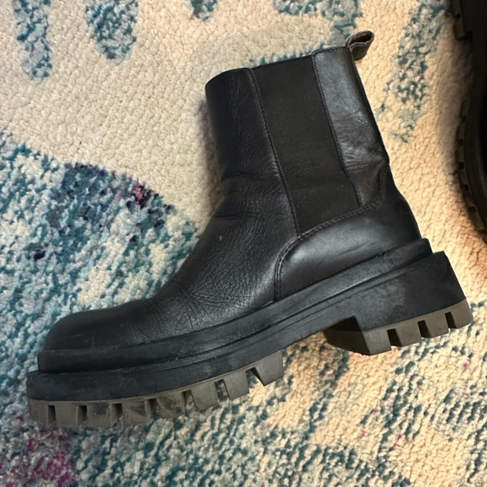 Zara Chunky Lug Sole Black Leather Boots - Picture 6 of 9